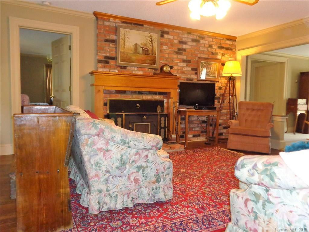 476 Bailey Street - Photo 4