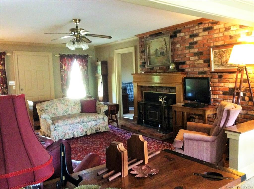 476 Bailey Street - Photo 5