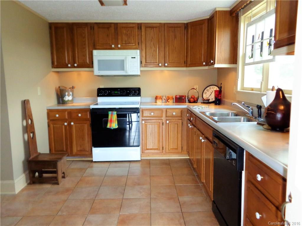 476 Bailey Street - Photo 8