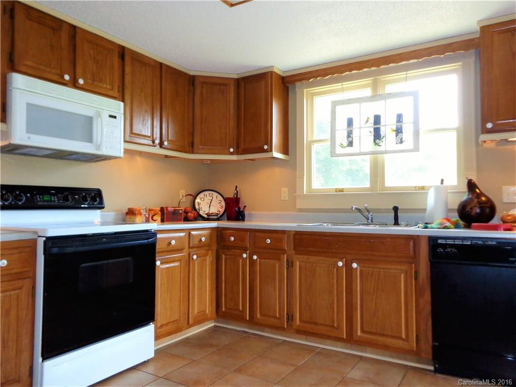 476 Bailey Street - Photo 9
