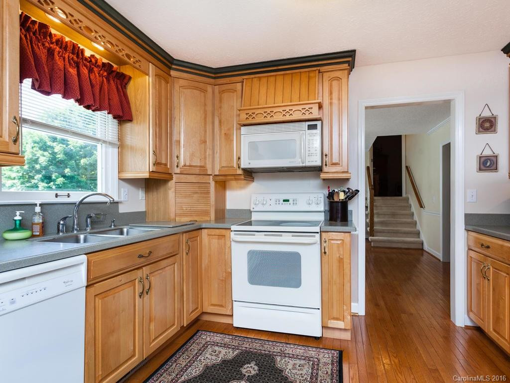 18 Shadblow Lane - Photo 8