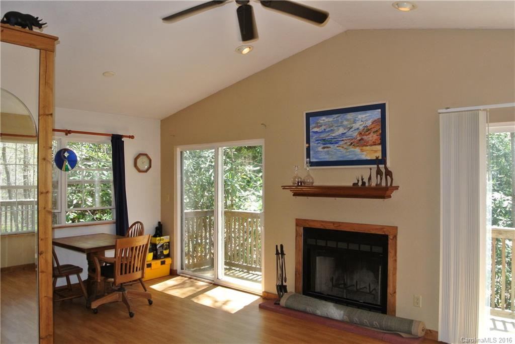 140 Laurel Ridge Drive - Photo 2