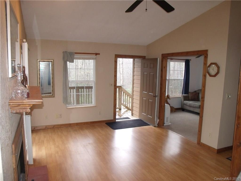 140 Laurel Ridge Drive - Photo 4