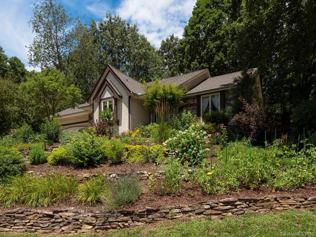 13 Spring Cove Court
