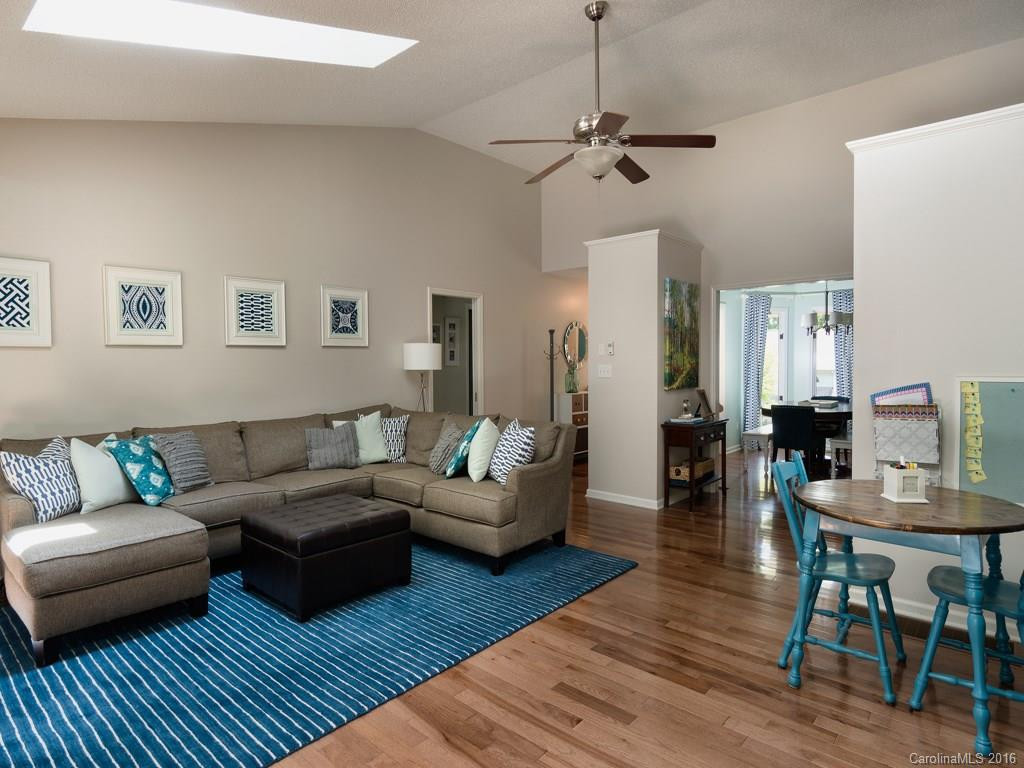 13 Spring Cove Court - Photo 11