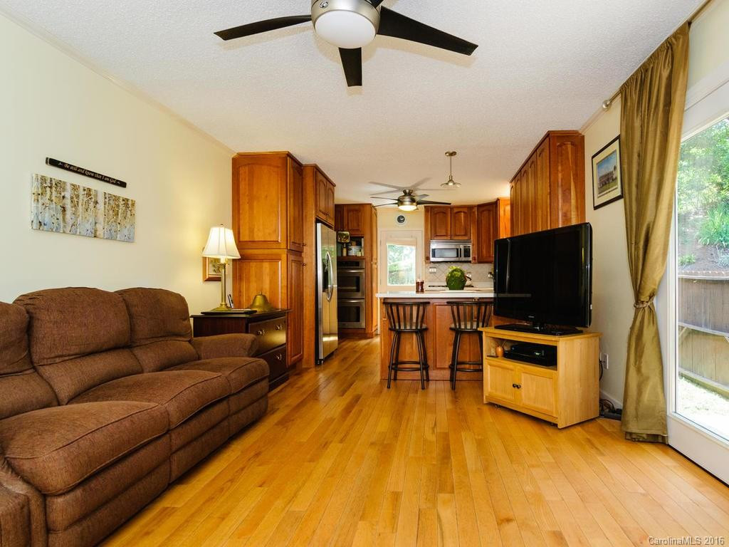 112 Asvista Drive - Photo 14