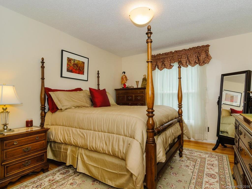 112 Asvista Drive - Photo 15