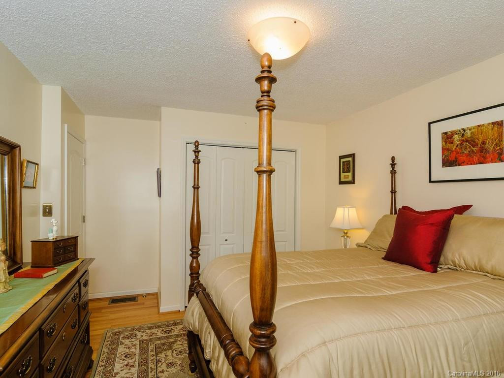 112 Asvista Drive - Photo 16