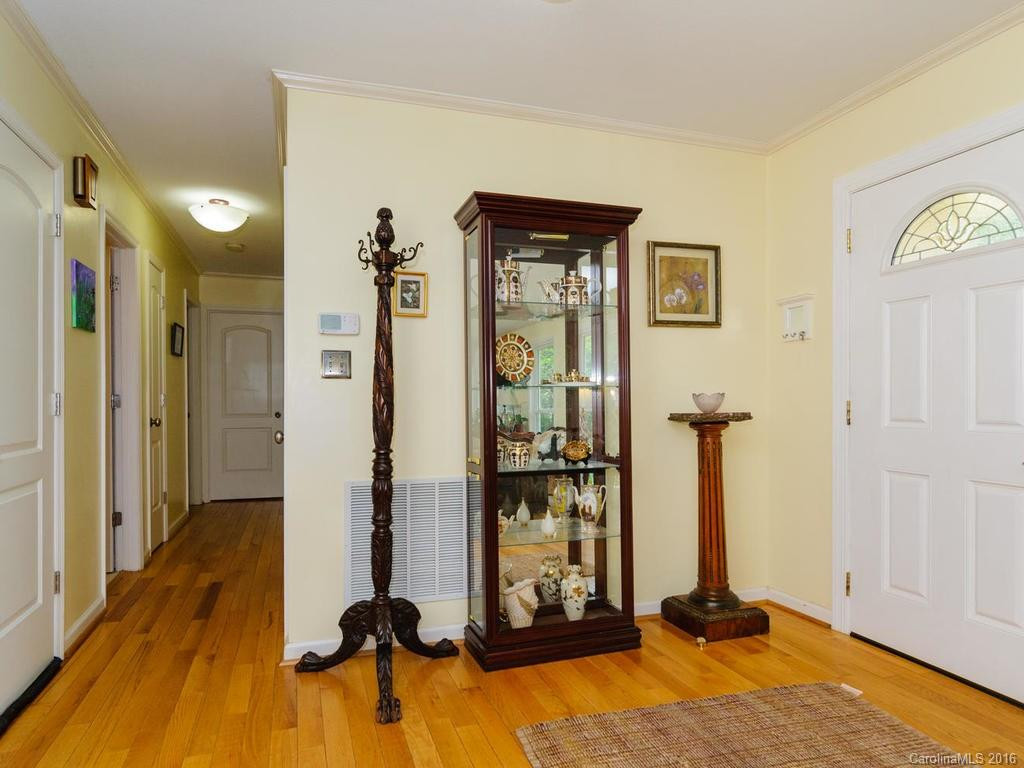 112 Asvista Drive - Photo 3