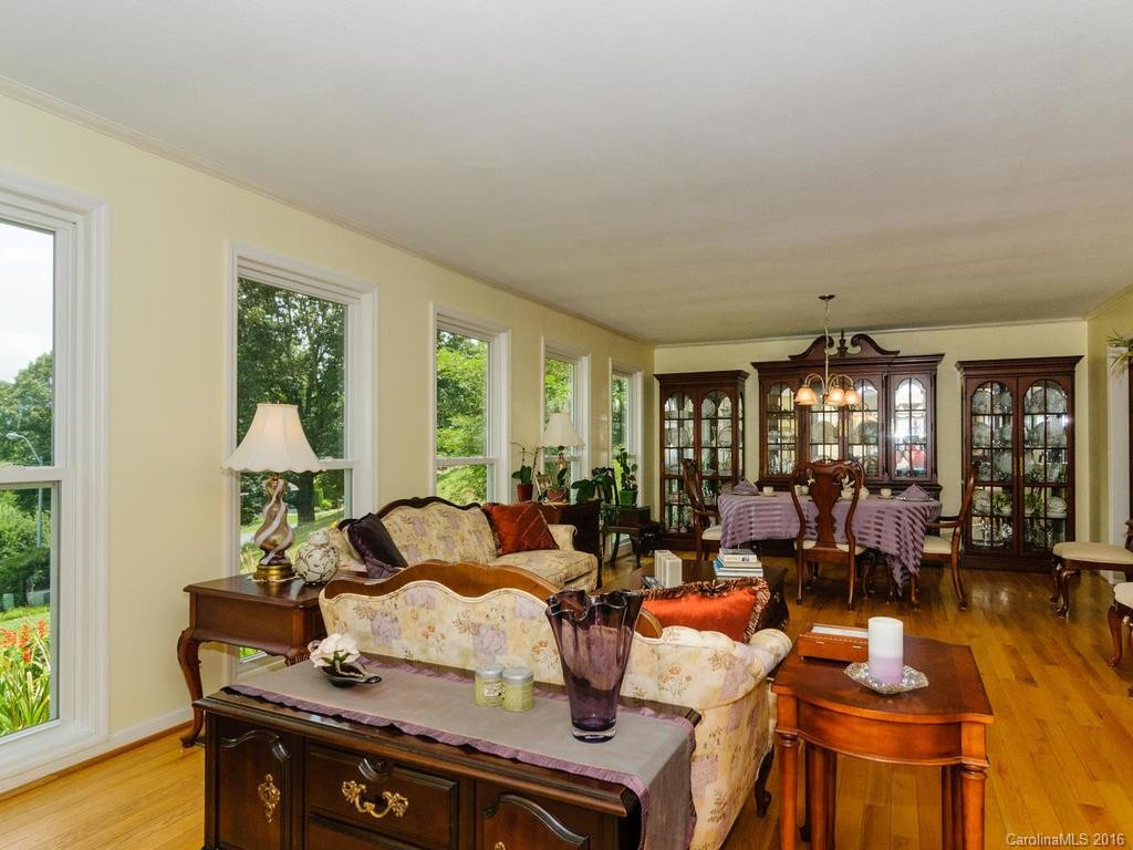112 Asvista Drive - Photo 5