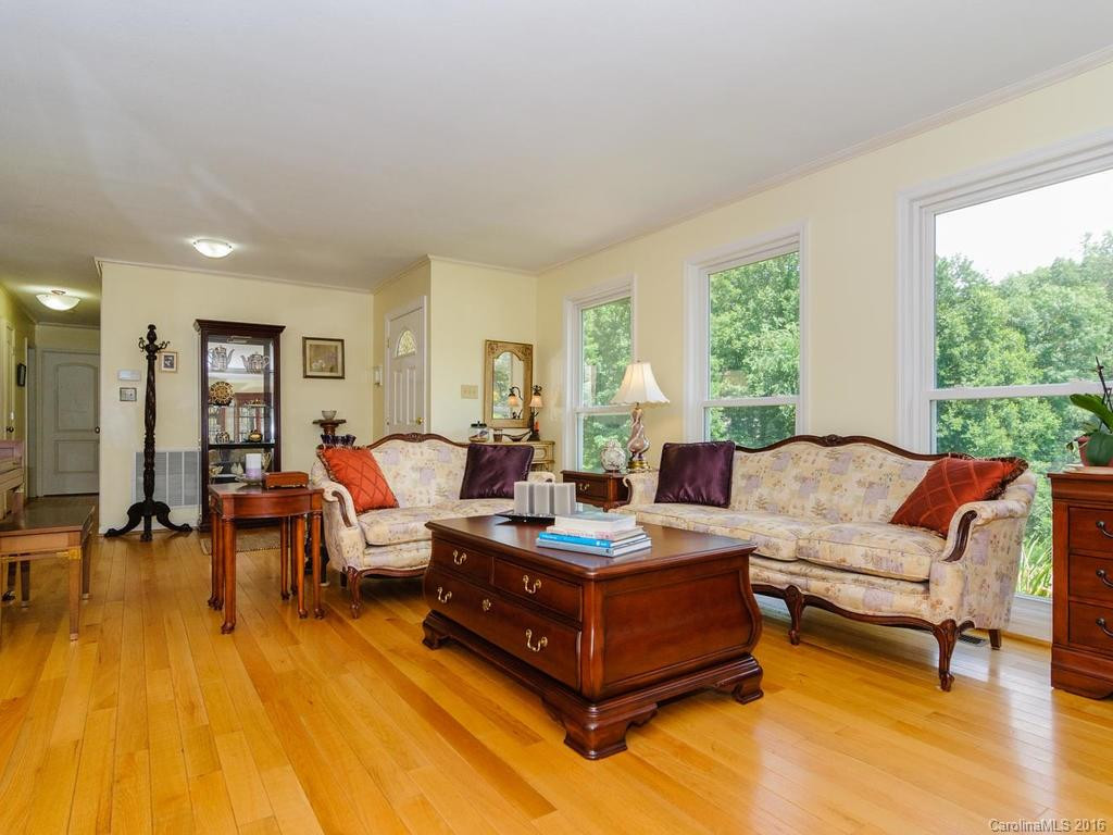 112 Asvista Drive - Photo 6