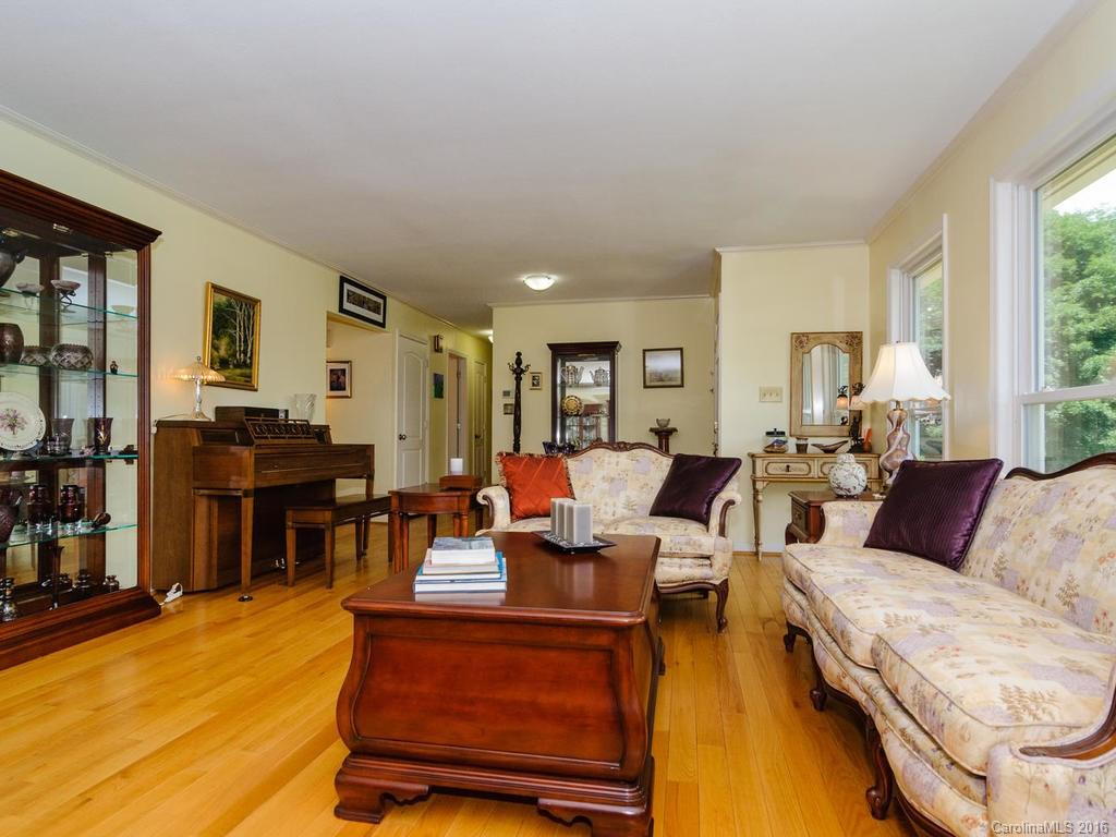 112 Asvista Drive - Photo 7