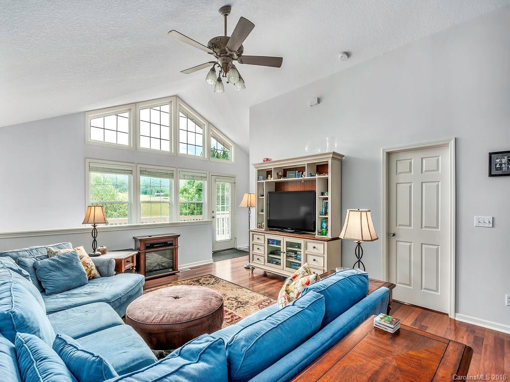 125 Pleasant Grove Road - Photo 2