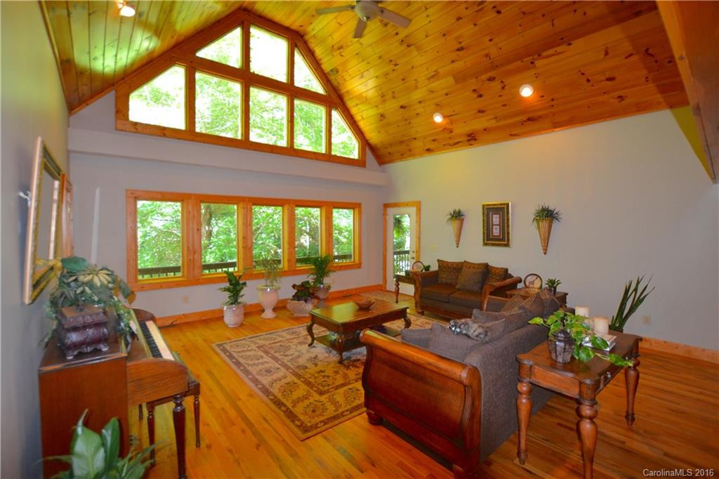 750 Nellie John Drive - Photo 3