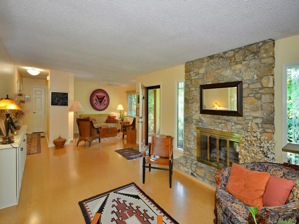 9 Glen Meadows Road - Photo 2