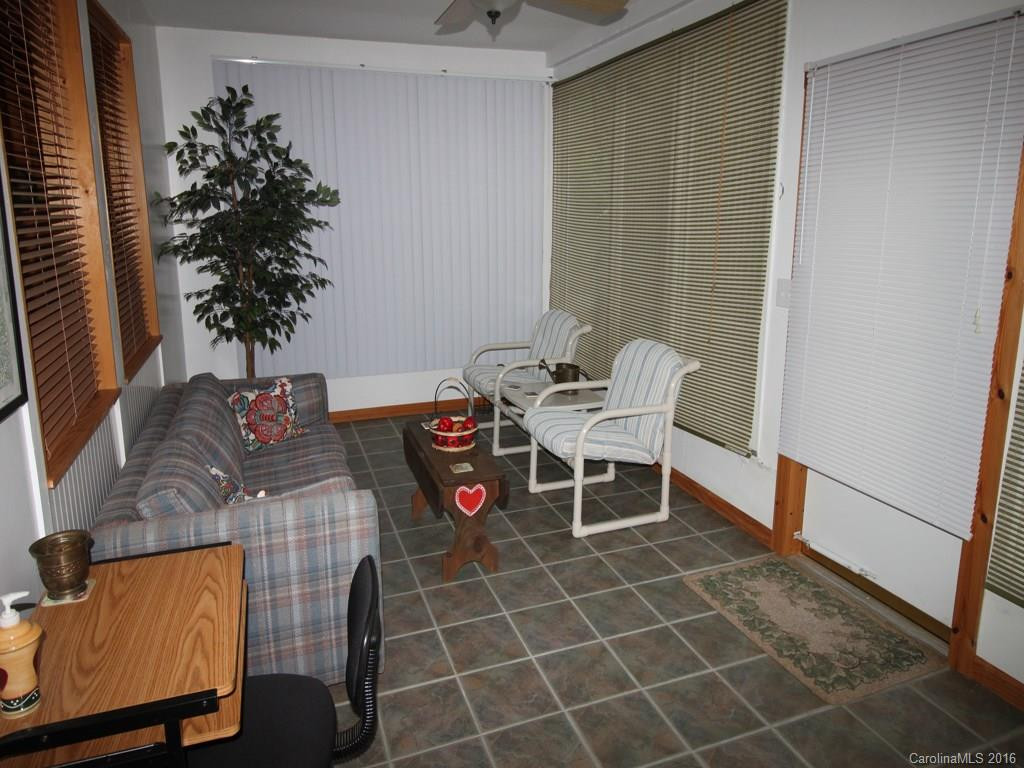 1082 Winter Star Road - Photo 6