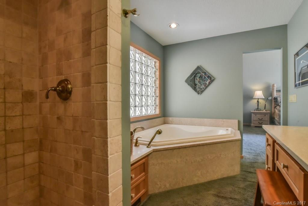 36 Goldenleaf Road - Photo 7