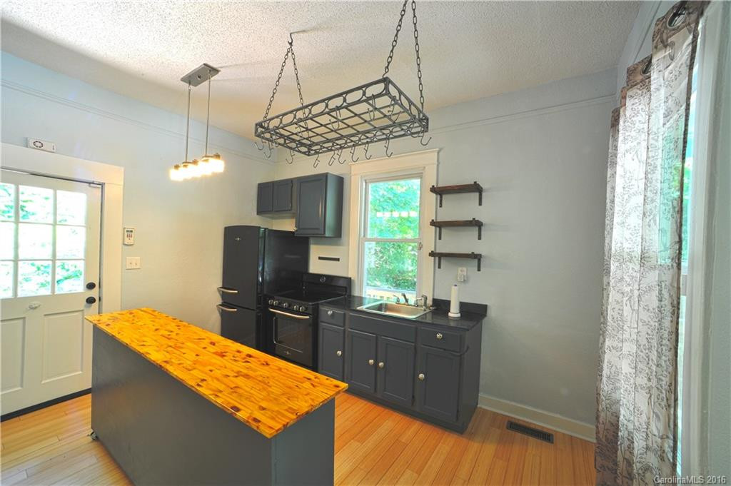 20 Wood Avenue - Photo 3