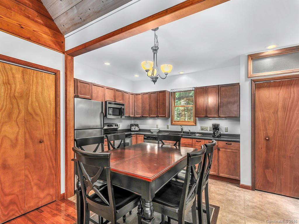 18 Shady Hollow Circle - Photo 5