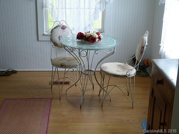 202 Richard Road - Photo 4