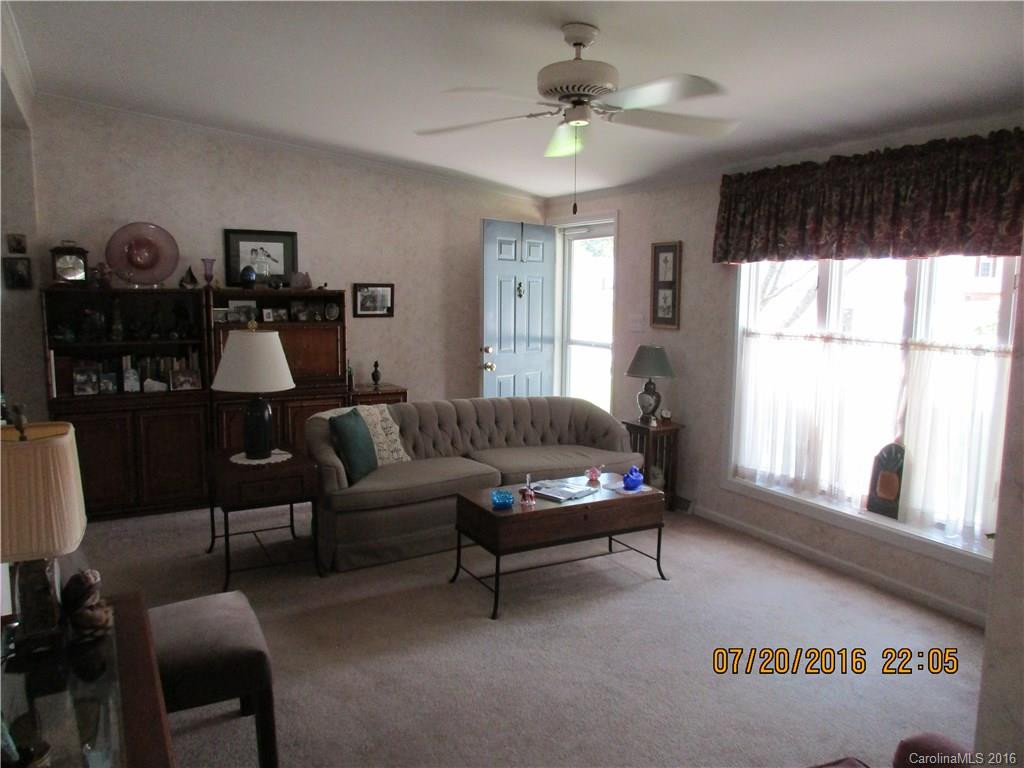 10 Howard Lane - Photo 11