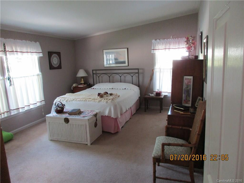 10 Howard Lane - Photo 12