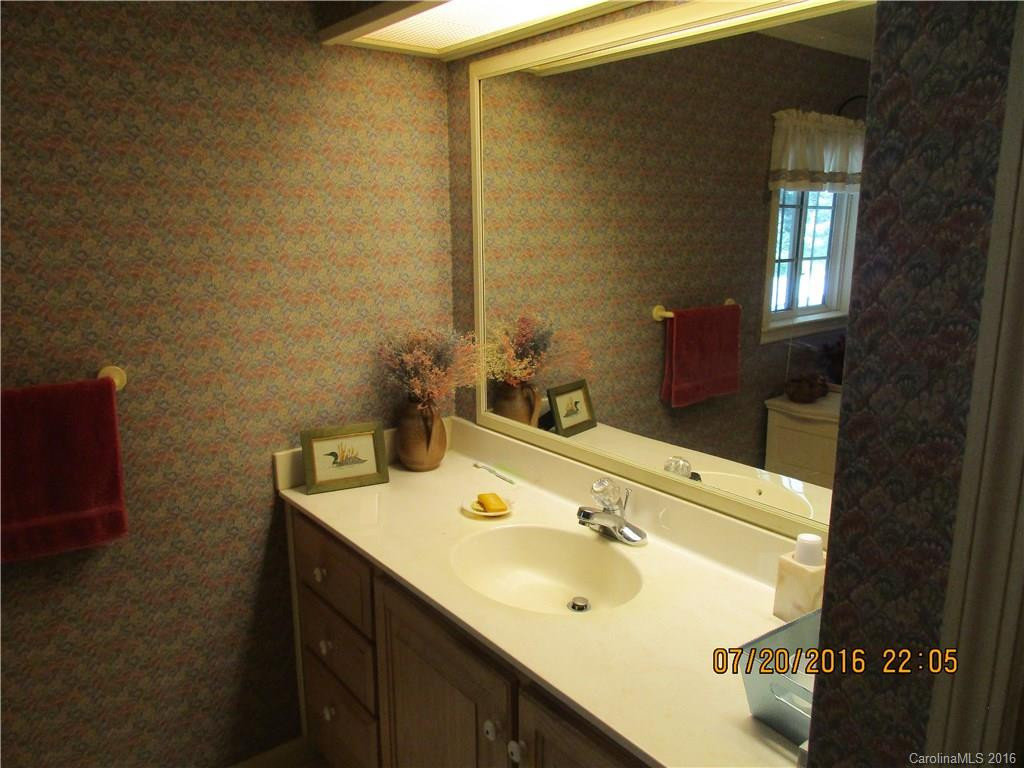 10 Howard Lane - Photo 13