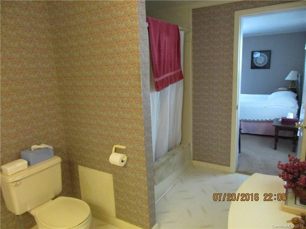10 Howard Lane - Photo 14