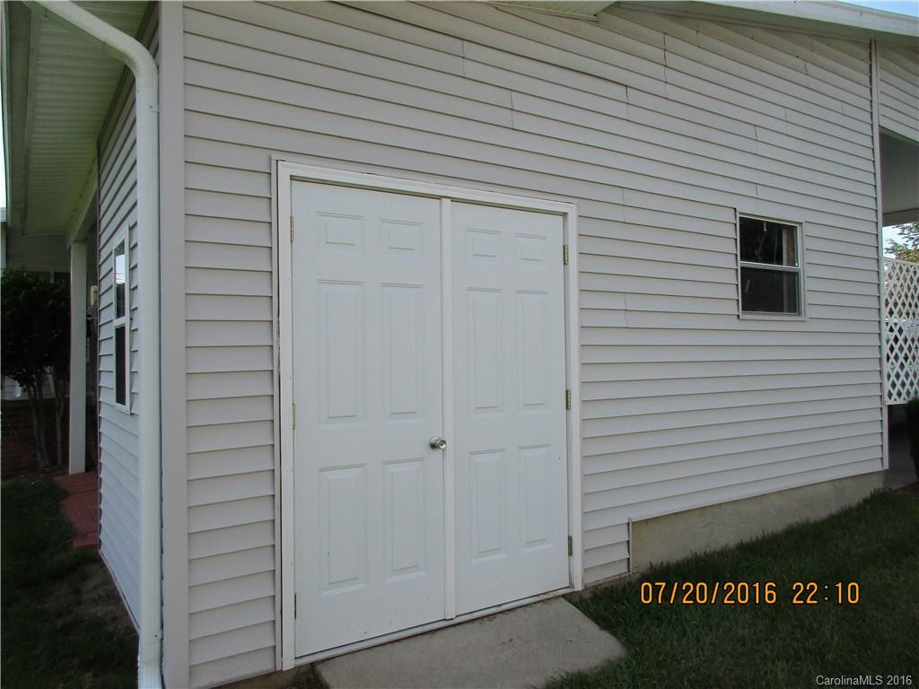 10 Howard Lane - Photo 21