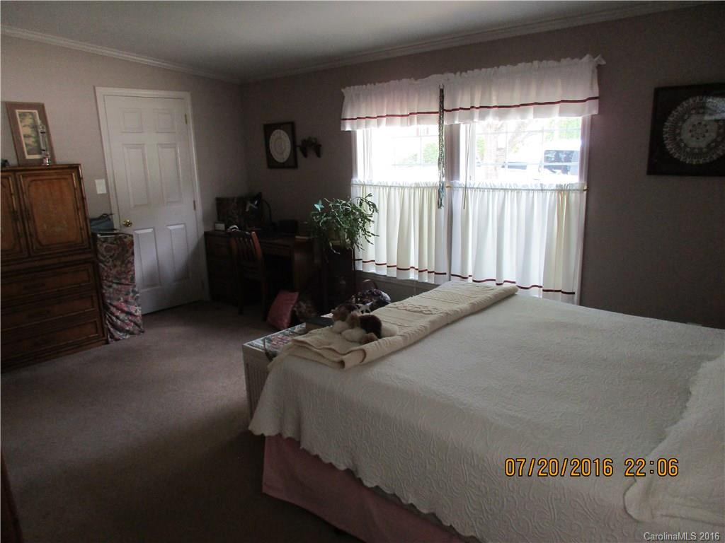 10 Howard Lane - Photo 23