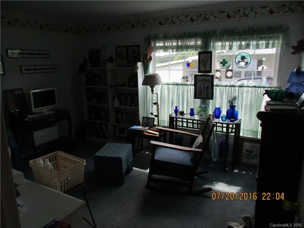 10 Howard Lane - Photo 8