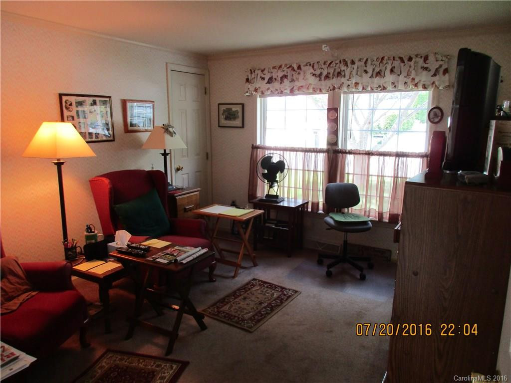 10 Howard Lane - Photo 10