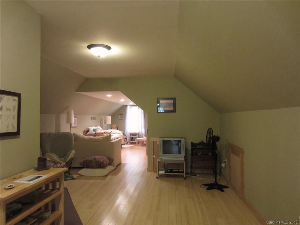 228 Breton Ridge Road - Photo 16