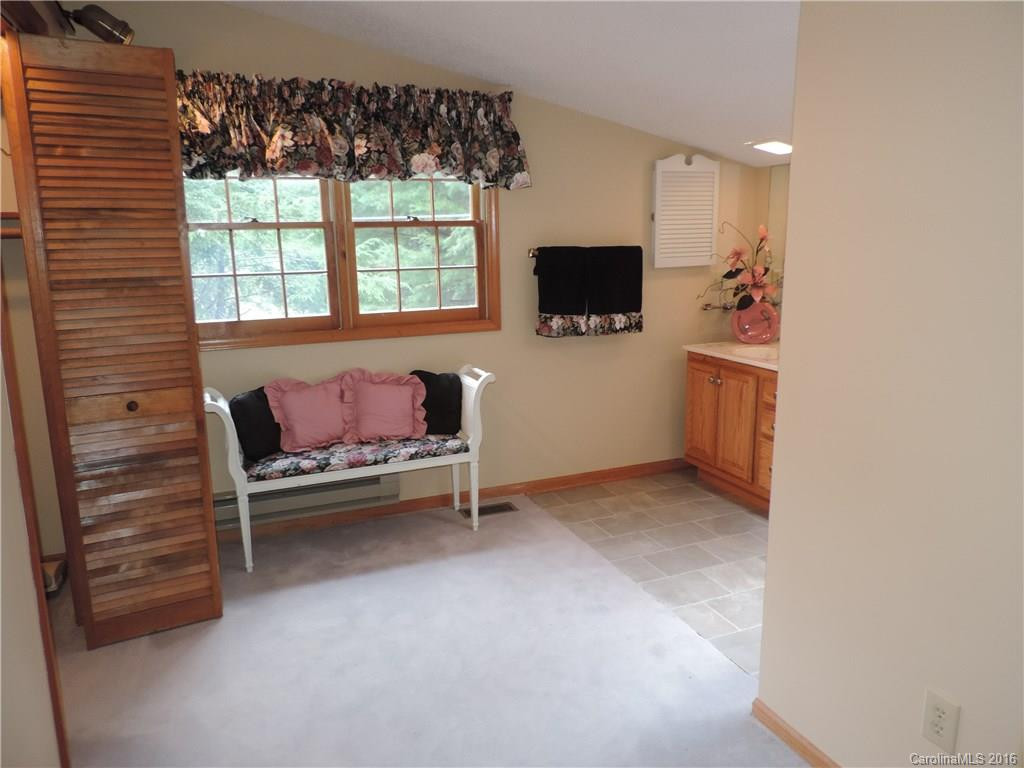 90 Garden Court - Photo 12