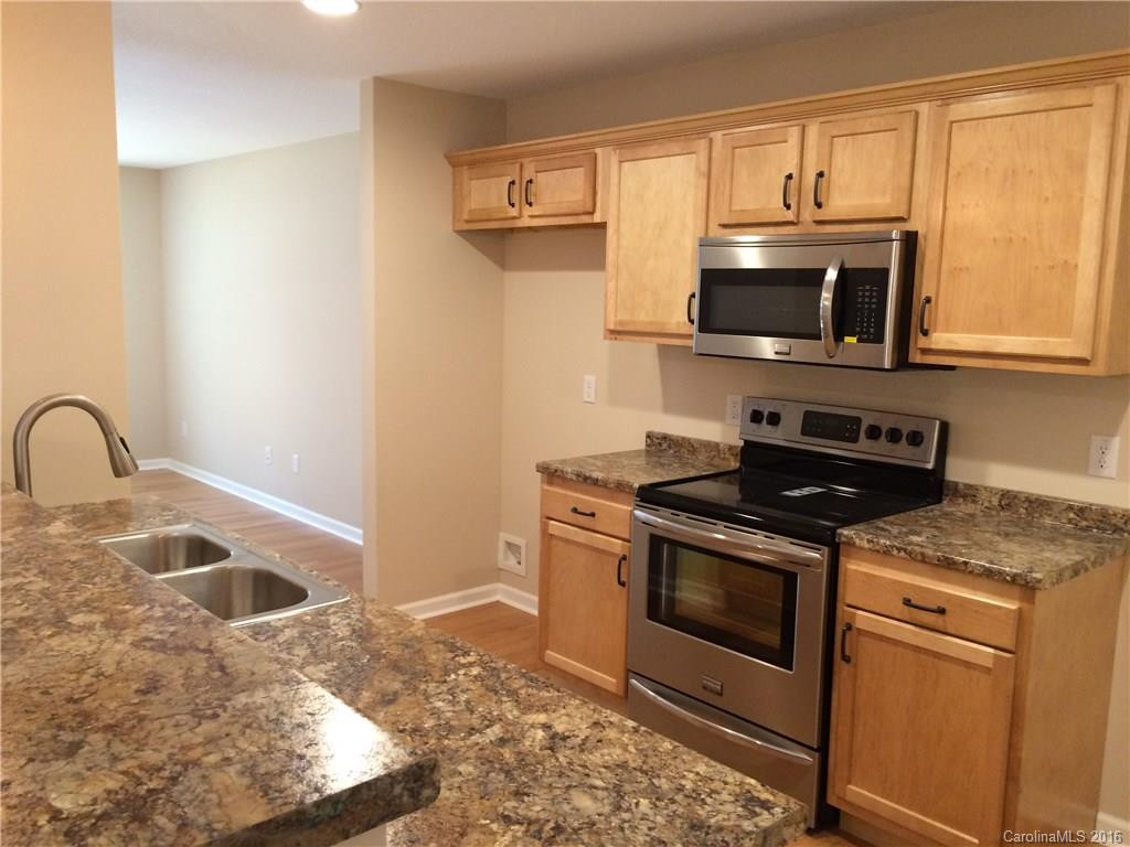 1 Maple Avenue - Photo 4