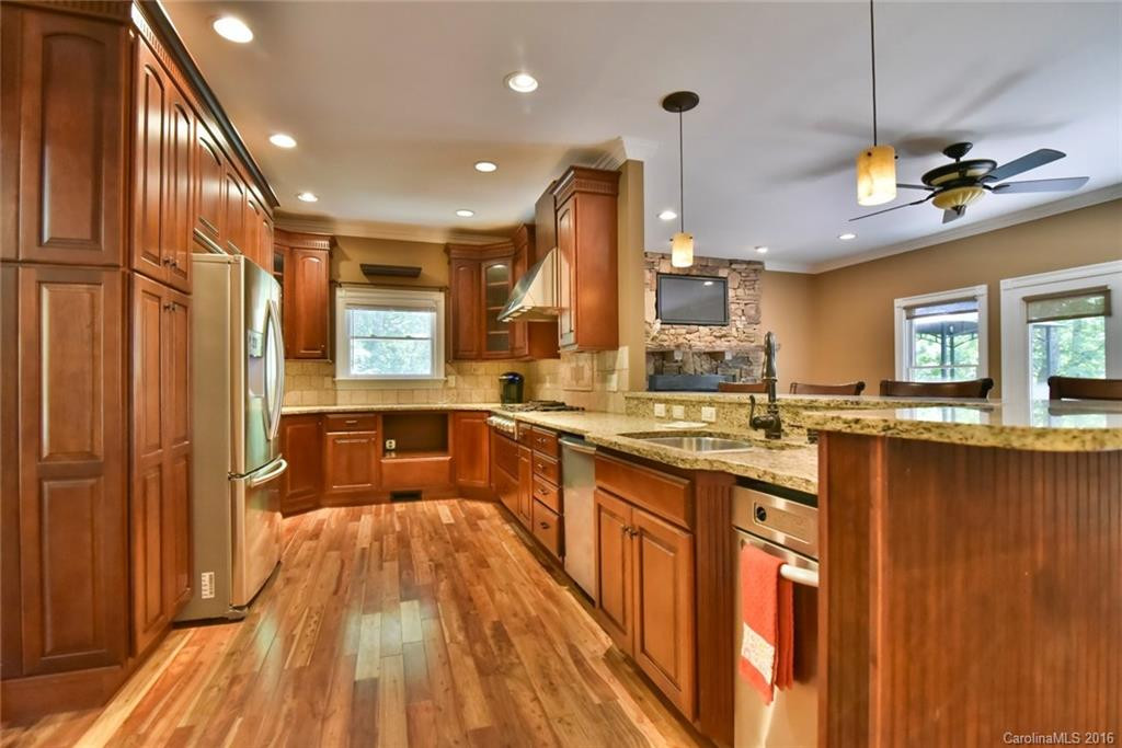 411 Canonero Drive - Photo 4