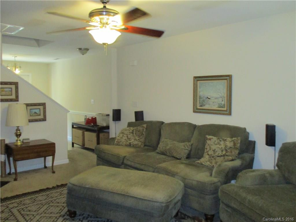 86 Old Salem Court #24D - Photo 2