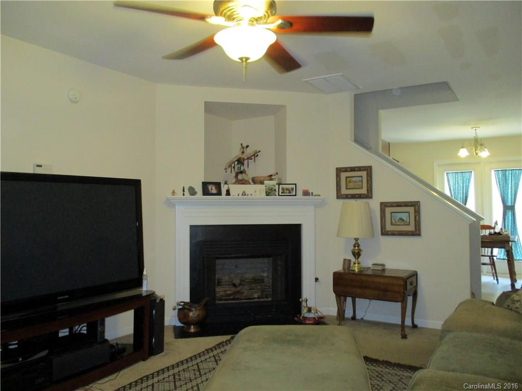 86 Old Salem Court #24D - Photo 3