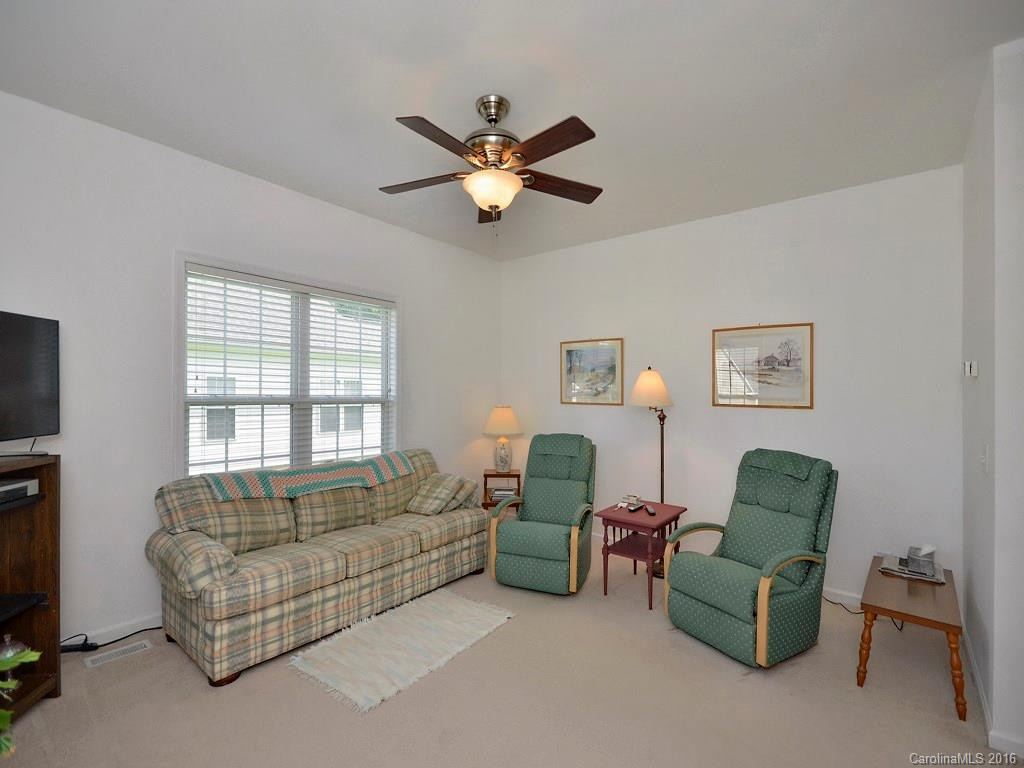 6 Founders Way - Photo 2