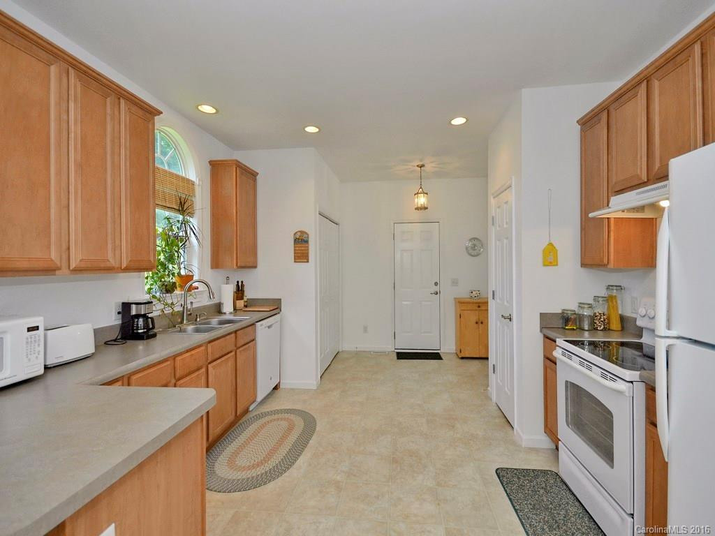 6 Founders Way - Photo 4