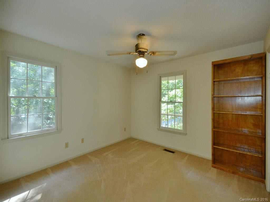 370 Duck Pond Lane - Photo 12