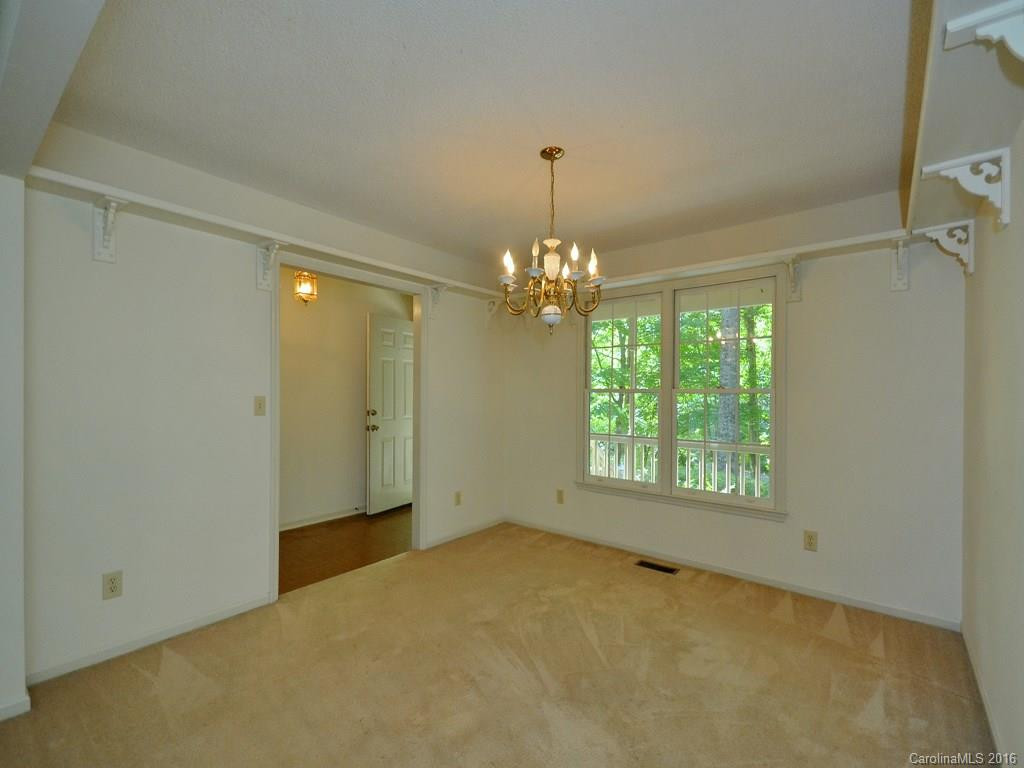 370 Duck Pond Lane - Photo 4