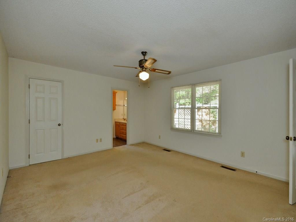 370 Duck Pond Lane - Photo 9
