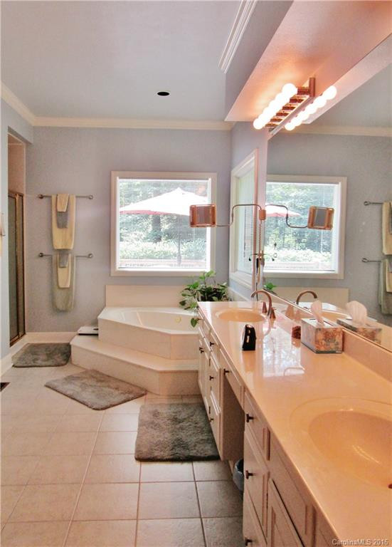 27 Mountain Lake Drive #8 - Photo 13