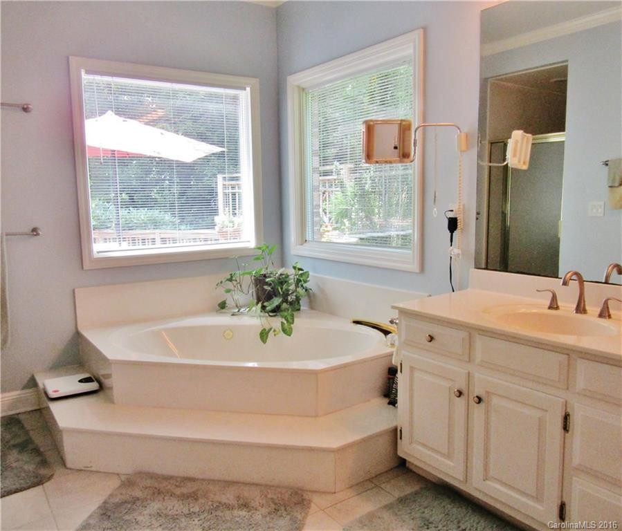 27 Mountain Lake Drive #8 - Photo 14