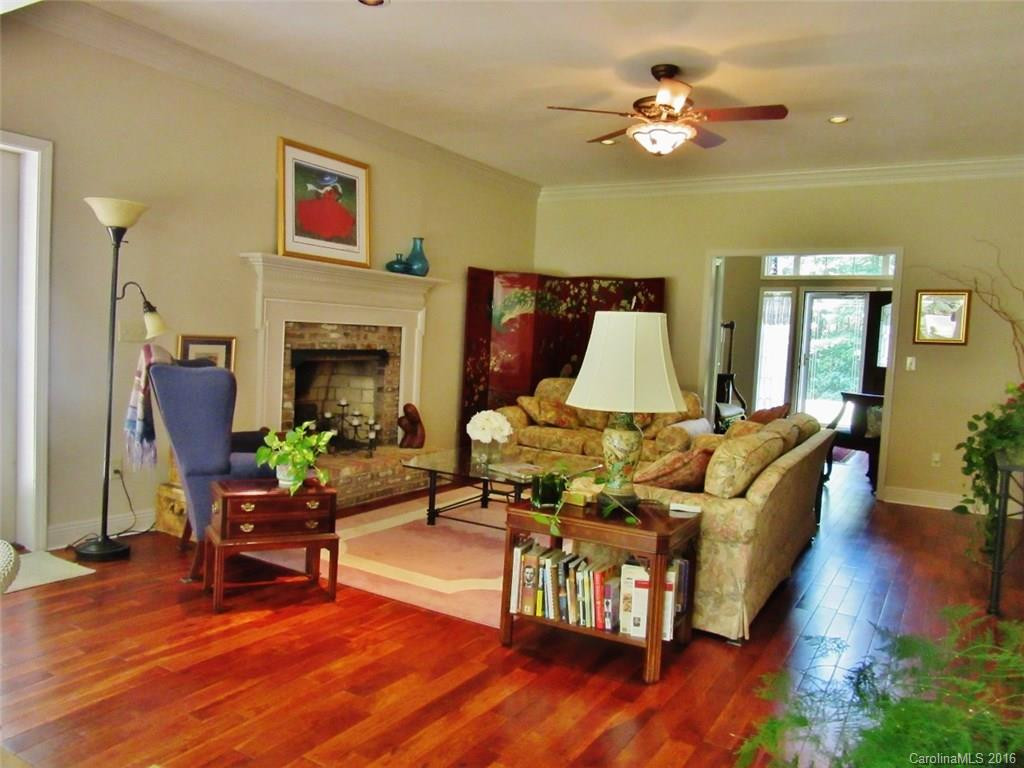 27 Mountain Lake Drive #8 - Photo 5