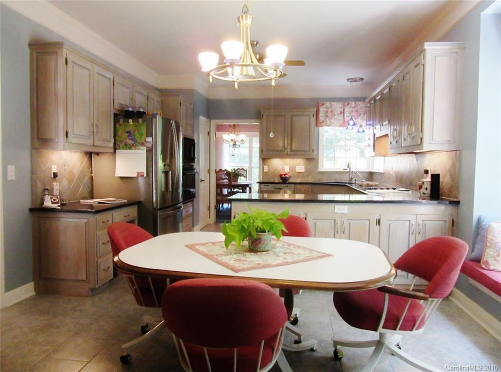 27 Mountain Lake Drive #8 - Photo 7