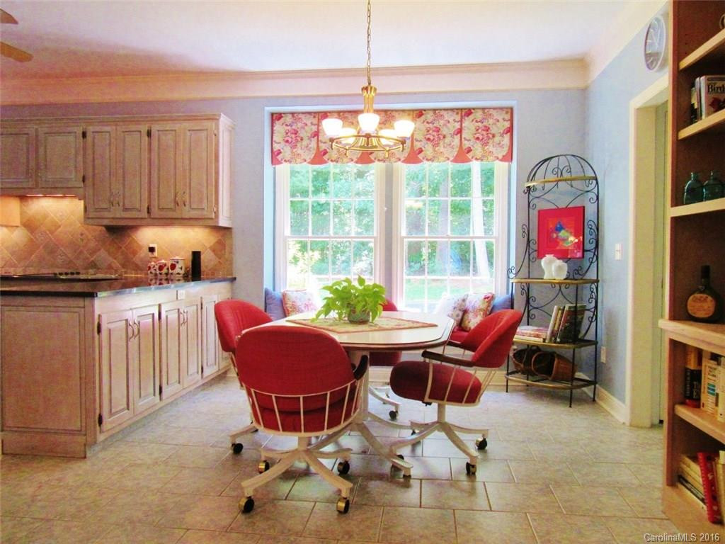 27 Mountain Lake Drive #8 - Photo 9