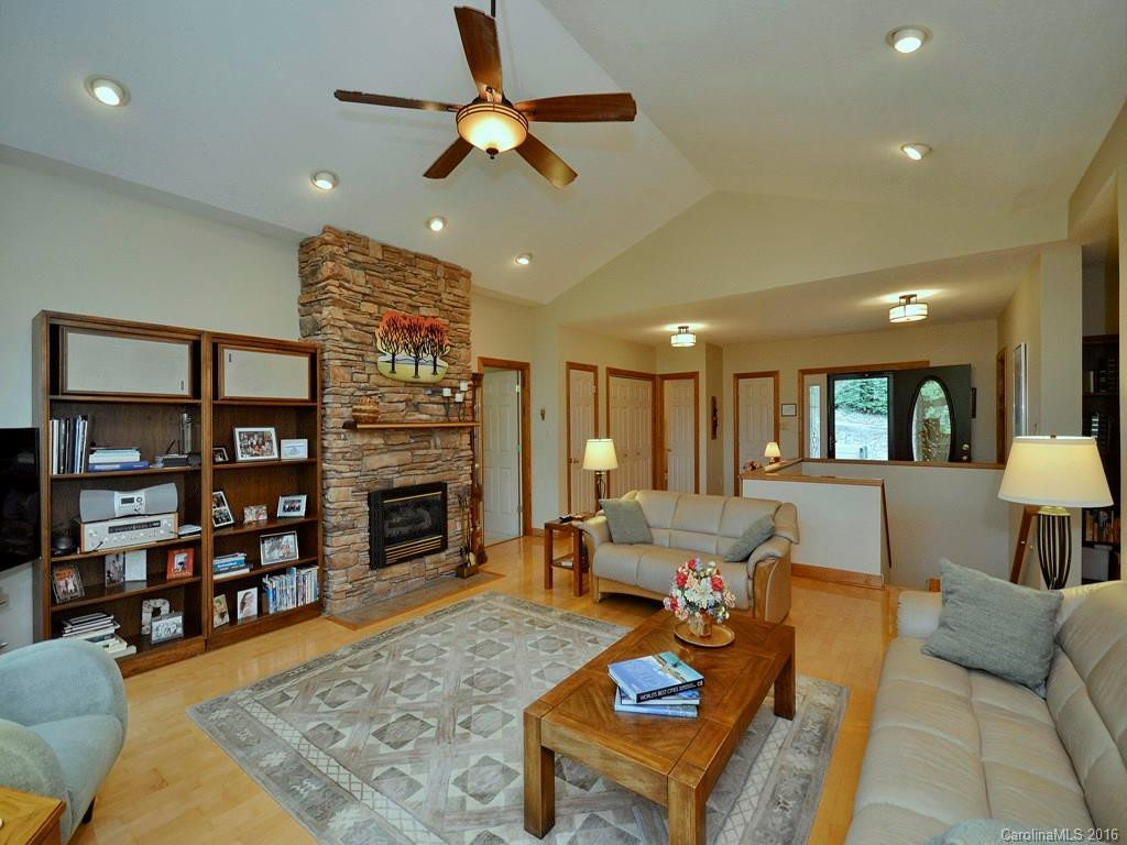 603 Upper Sondley Drive - Photo 3