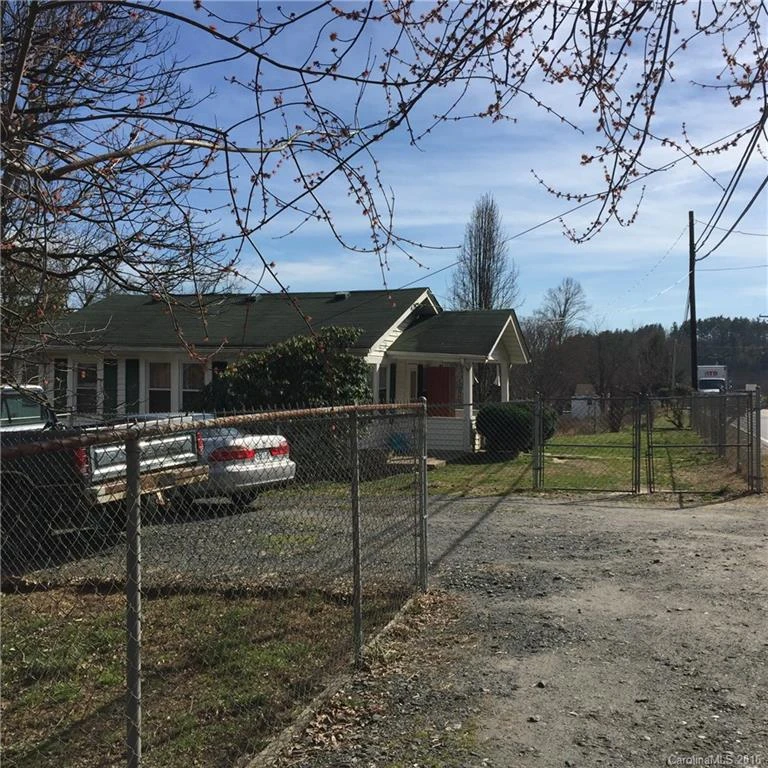 101 Old Mars Hill Highway
